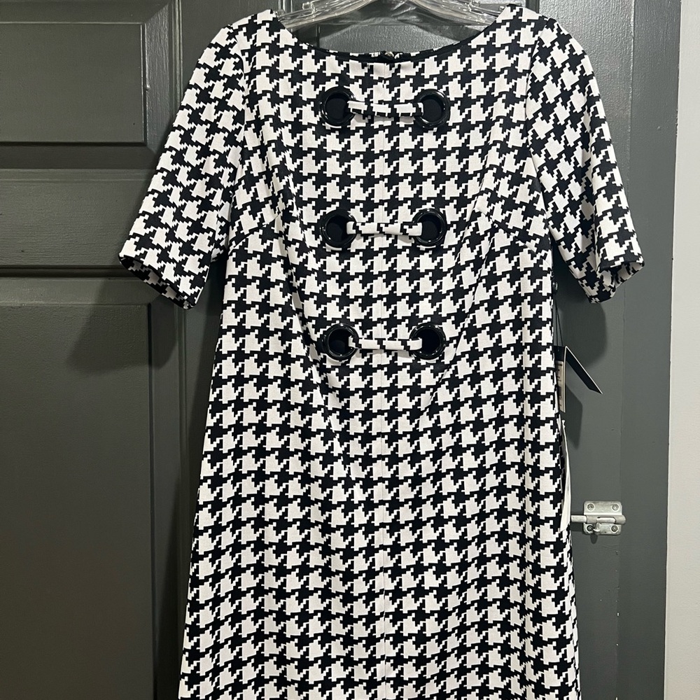 Adrianna Papell chic  Black and White Houndstooth Dress mini new with tags 6p